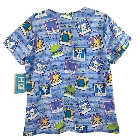 HQ V Neck Scrub Top Cat Dog All Over Print Womens Medium Vet Medical - Picture 7 of 7